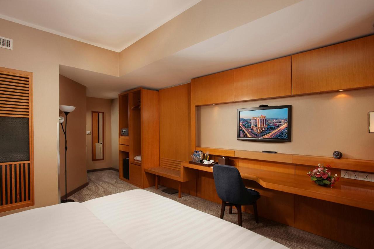 Ramada Ulaanbaatar City Center Eksteriør billede