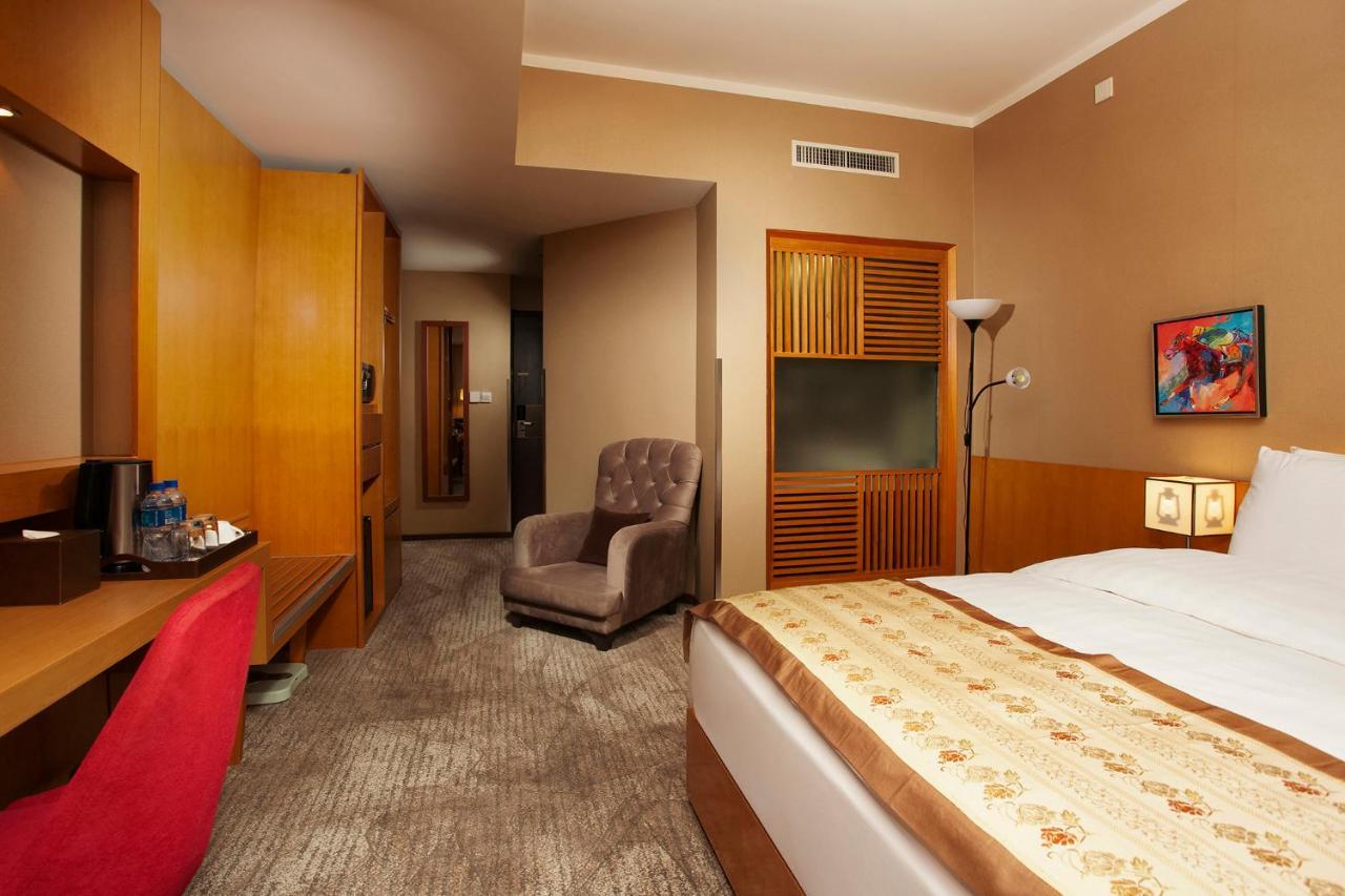 Ramada Ulaanbaatar City Center Eksteriør billede